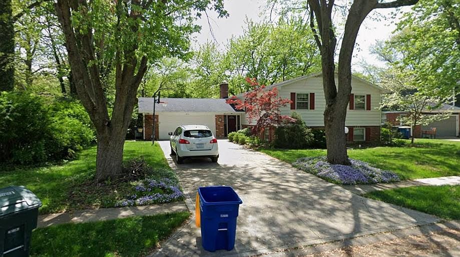 1st image of 2711 W Woodbridge Dr