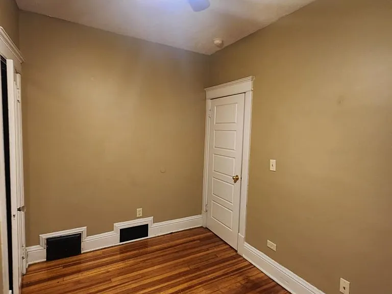 566 S 26th Ave — Photo 11
