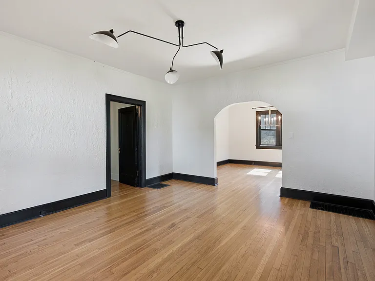1043 Sharpe Ave — Photo 8