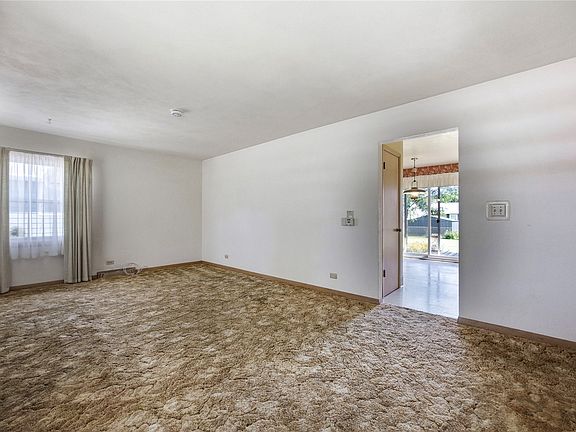 3rd image of 2965 15th Ave