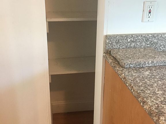 5th image of 20 Park Ln APT 4