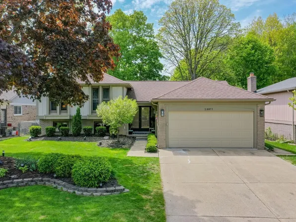 39871 Baroque Blvd, Clinton Township, MI 48038