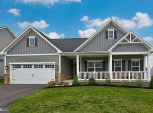 213 Chadsworth Way, York, PA 17402