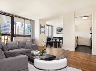 261 W 52nd St, New York, NY 10019