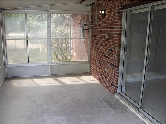 4th image of 4 Twilight Ln