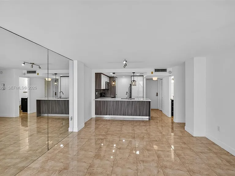 600 NE 36th St #1220 — Photo 10