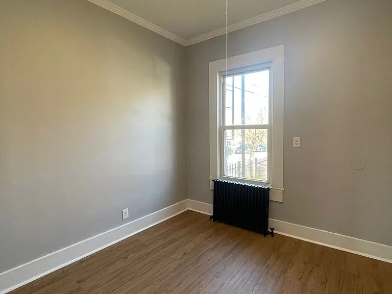 68-70 Courtney Avenue — Photo 4