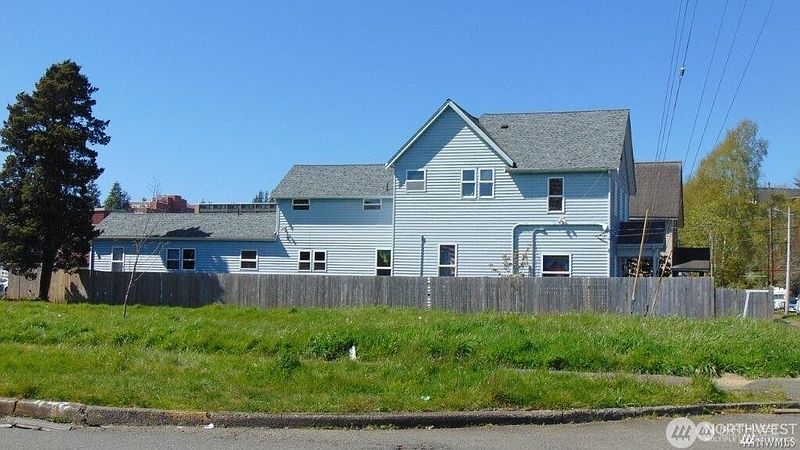 2nd image of 307 N E Street