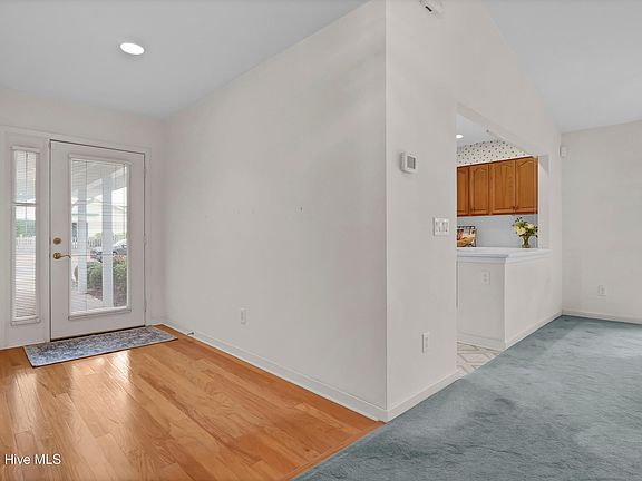 2nd image of 207 Vistamar Drive