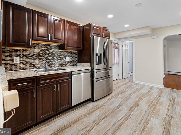3rd image of 9540 Nottingham Dr