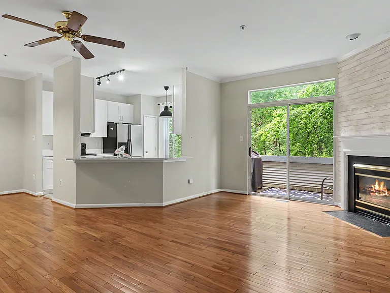 10225 Cove Ledge Ct — Photo 5