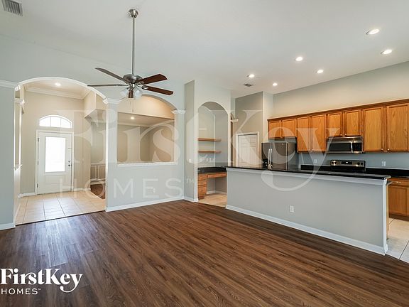 3rd image of 11737 Summer Springs Dr