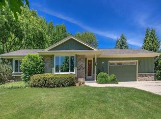 S34W27844 Pheasant Run, Waukesha, WI 53189