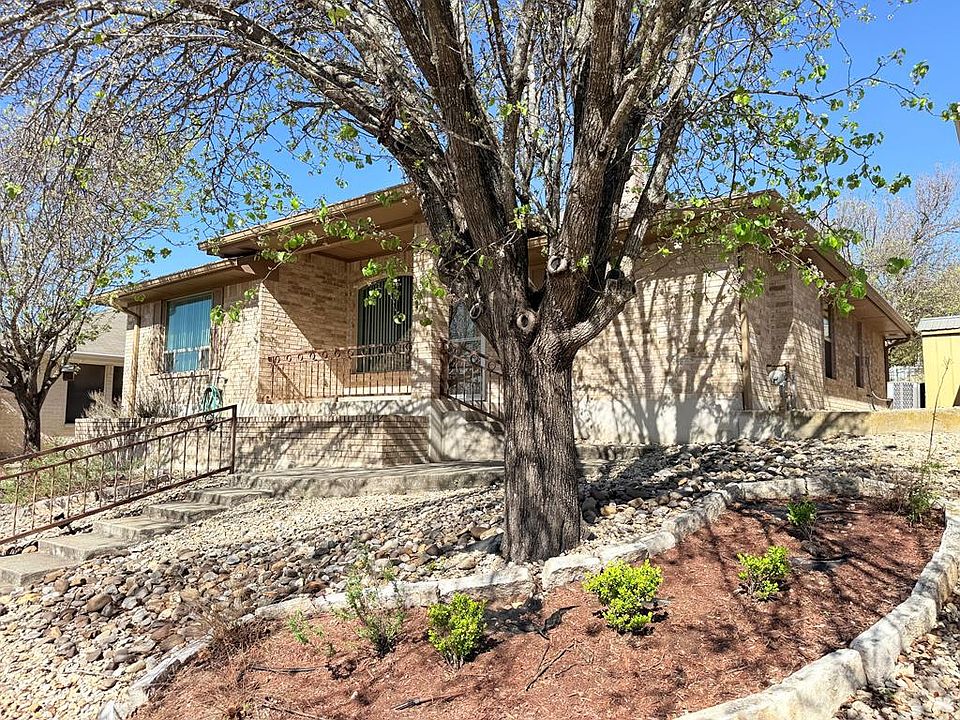 214 Oak Hill Dr, Kerrville, TX 78028 | MLS #123882 | Zillow