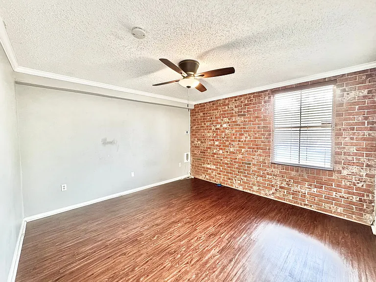 3101 Highland Rd #110 — Photo 9