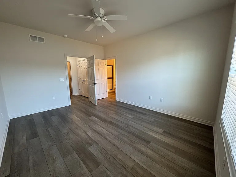 1161 Shadow Ln — Photo 13