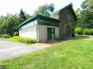 5925 Devon Pl, Philadelphia, PA 19138