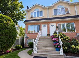 20 Mitchel Ln, Staten Island, NY 10302