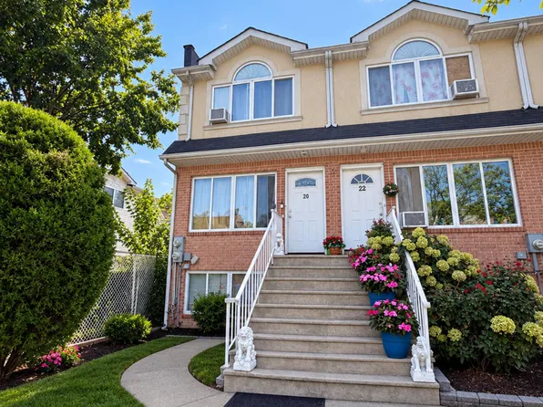 20 Mitchel Ln, Staten Island, NY 10302