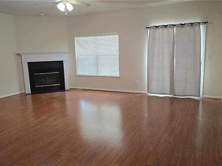 2109 Meadow Peak Rd — Photo 3