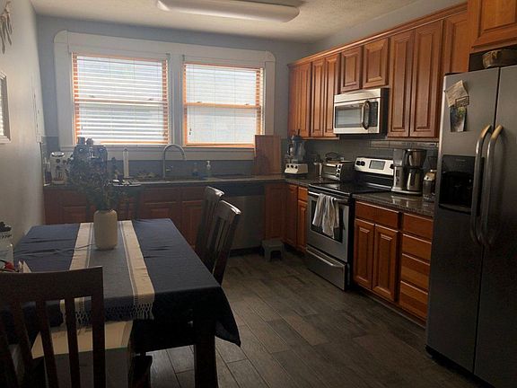 2nd image of 520 E 11th St APT 1