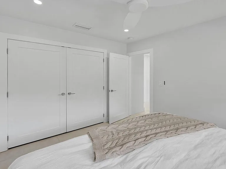 5581 NE 31st Ave — Photo 30