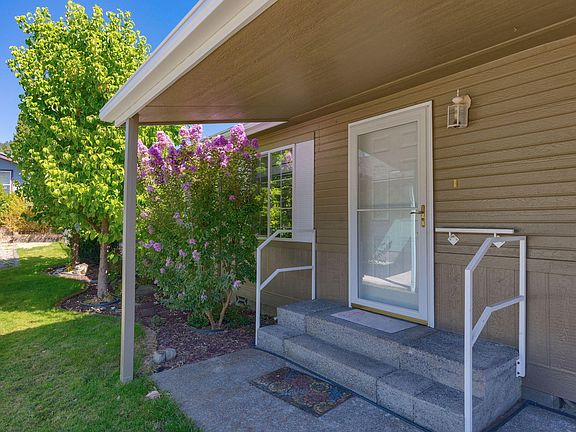 4th image of 206 NW Creekside Dr