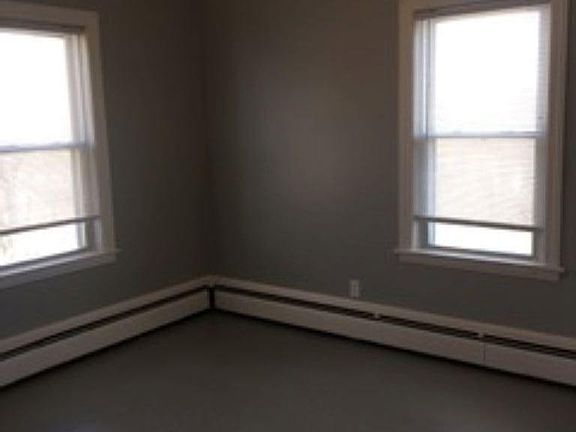 5th image of 27 Haven Ave #2