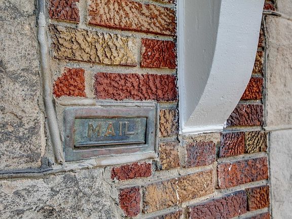 3rd image of 507 32nd Ave S