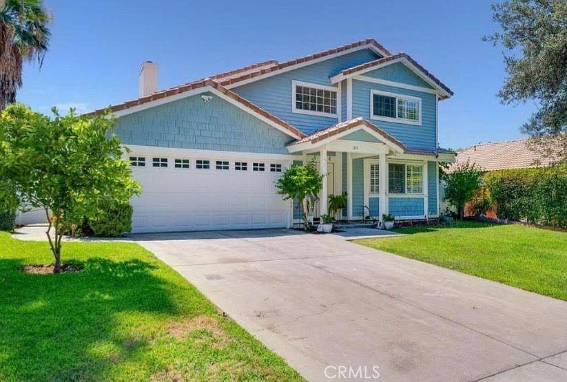 1st image of 1121 Country Pl