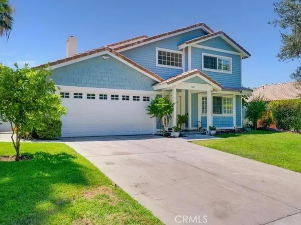 1121 Country Pl, Redlands, CA 92374
