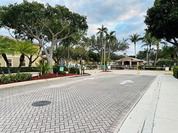 2nd image of 8652 N Southgate Shores Circle