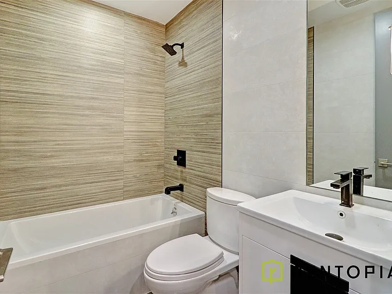 183 Ainslie St #2A — Photo 4