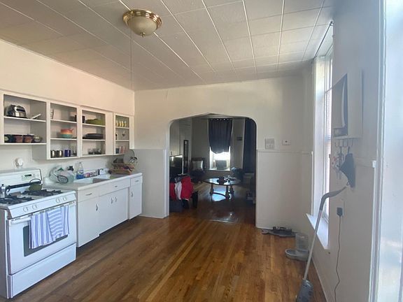 3rd image of 1342 W Huron St APT 1F