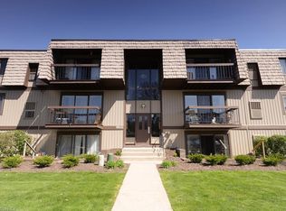 9841 Sunrise Blvd UNIT P14, North Royalton, OH 44133