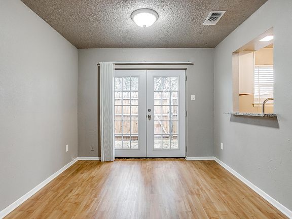 5th image of 326 W Mustang St