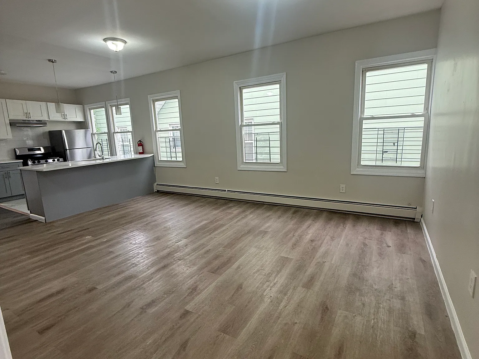 4 bed, $2,650 — Photo 3