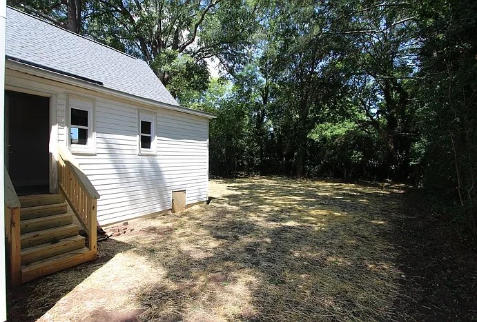 215 Stewart Ave — Photo 10