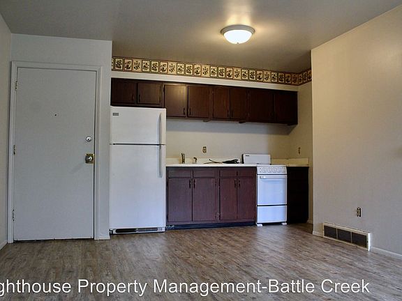 2nd image of 1302 Lakeview Ave APT 31