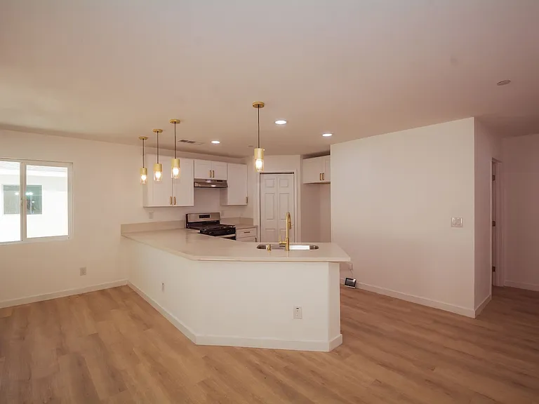 8258 Bennett Ave — Photo 10