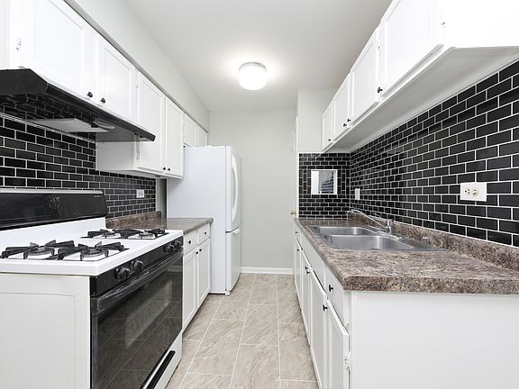 5th image of 1015 Higgins Quarters Dr APT 313