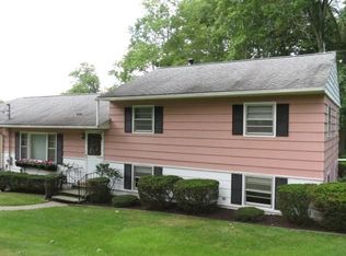 48 Olsen Rd, Lake Huntington, NY 12752