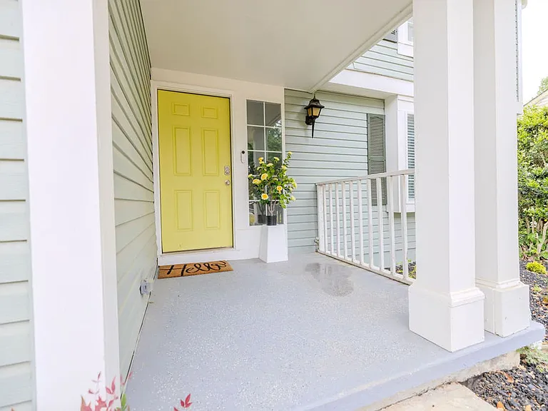 2073 Raintree Pl — Photo 2