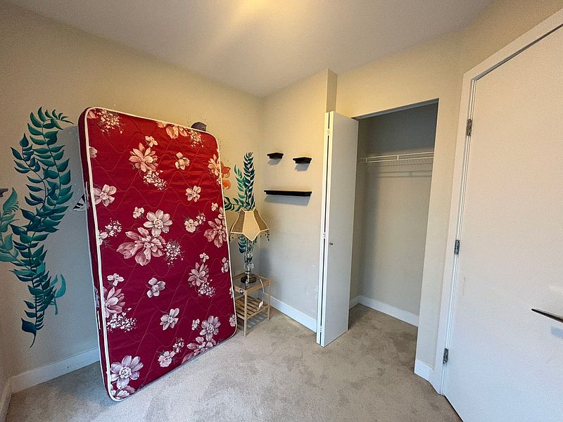 Surrey Townhouse for rent - 3 Bedrooms — photo 4