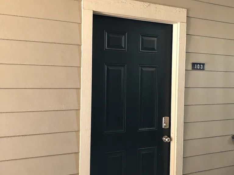2304 Elliott Ave #103 — Photo 2