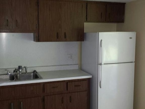 5th image of 4903 24th St W #B