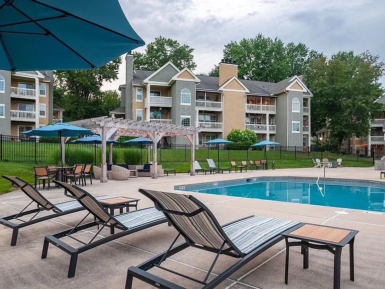 Madison Glen Mills — Photo 16