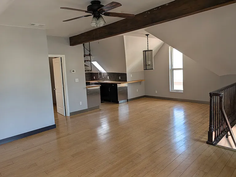 2929 Curtis St #B — Photo 21