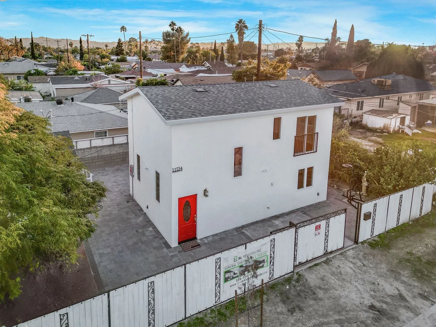 Urban Loft Living in North Hollywood Brand New 2BR/2BA — Photo 1