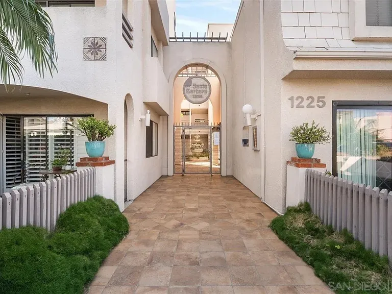 1225 Pacific Beach Dr #2F — Photo 29